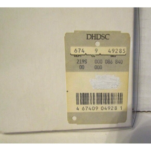 Christmas Fabric Napkins Vintage NIB 3 Pc Set Embroidered Holly Red Green White - Picture 8 of 8